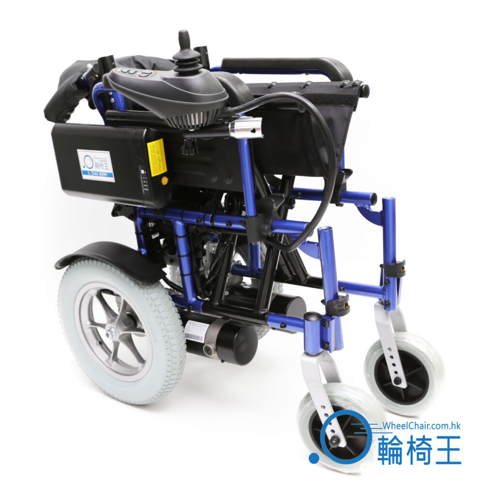 藍色 DELUXE 500 電動輪椅，白色背景上有輪子。