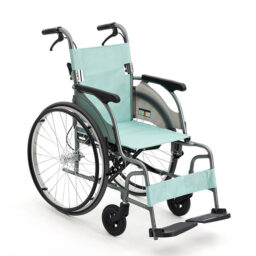 白色背景上的日本品牌 Miki LK-22(L) 手推輪椅。