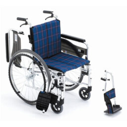 帶有藍色和黑色格子座椅的多功能輪椅。