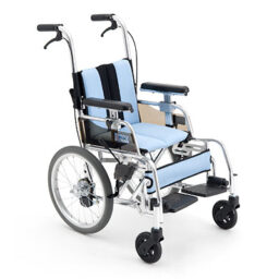 白色背景上的日本品牌 Miki MPT-60-(ER)SW 手推輪椅。