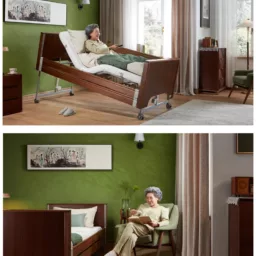 一個女人坐在綠色牆壁房間的床上。