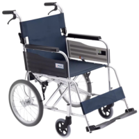 【輪椅王】 日本品牌MIKI MPTC-46JL (藍)手推輪椅(輪椅王型號:ST43JL-16 (B)) 是一款藍色和銀色手動輪椅,具有大後輪、小前輪和腳踏板。